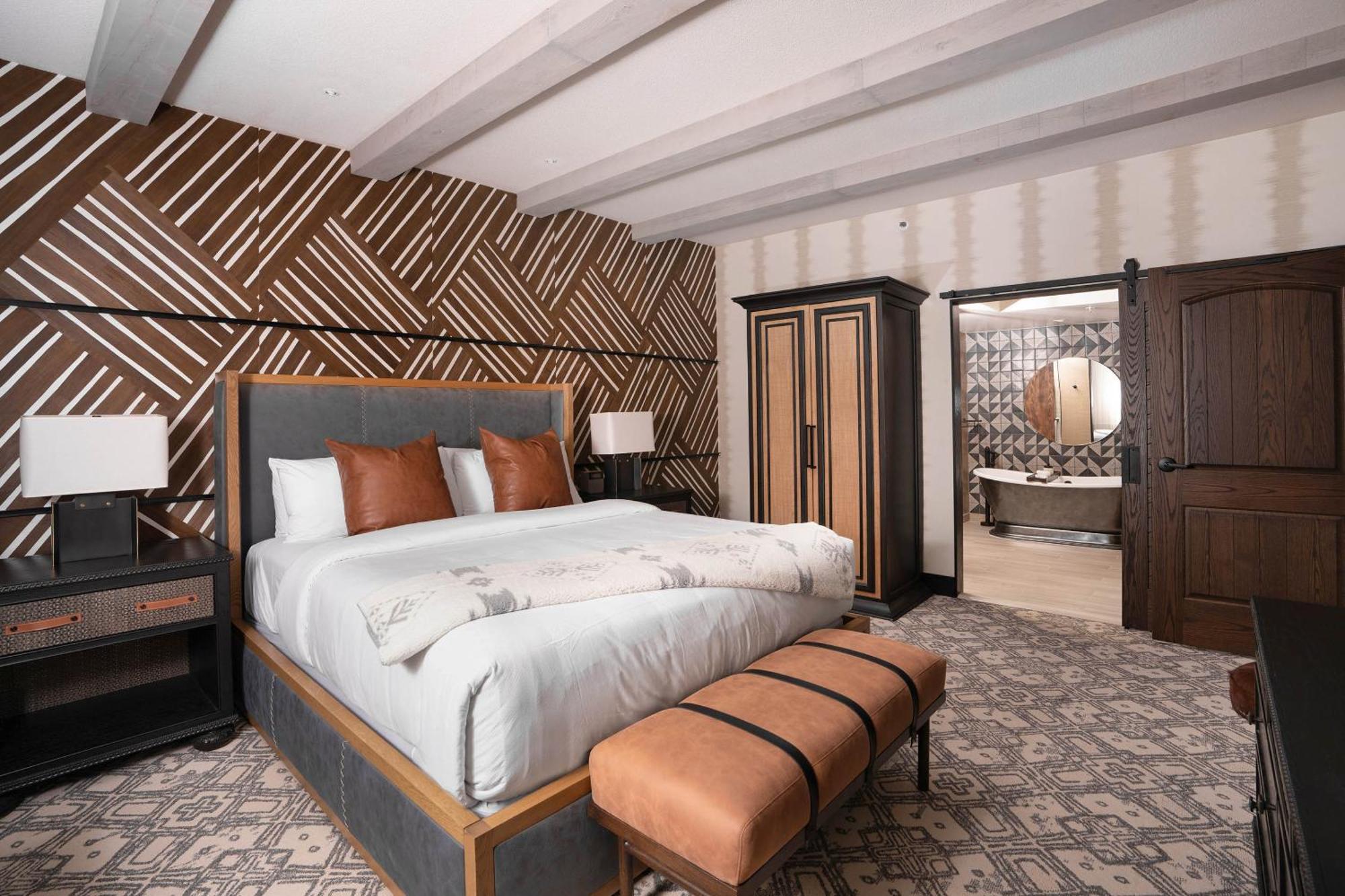 Luxe Lodge Suite